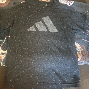 Women’s adidas shirt